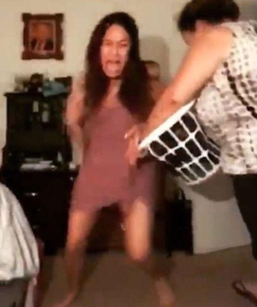 视频妈妈热舞,展现不老青春风采